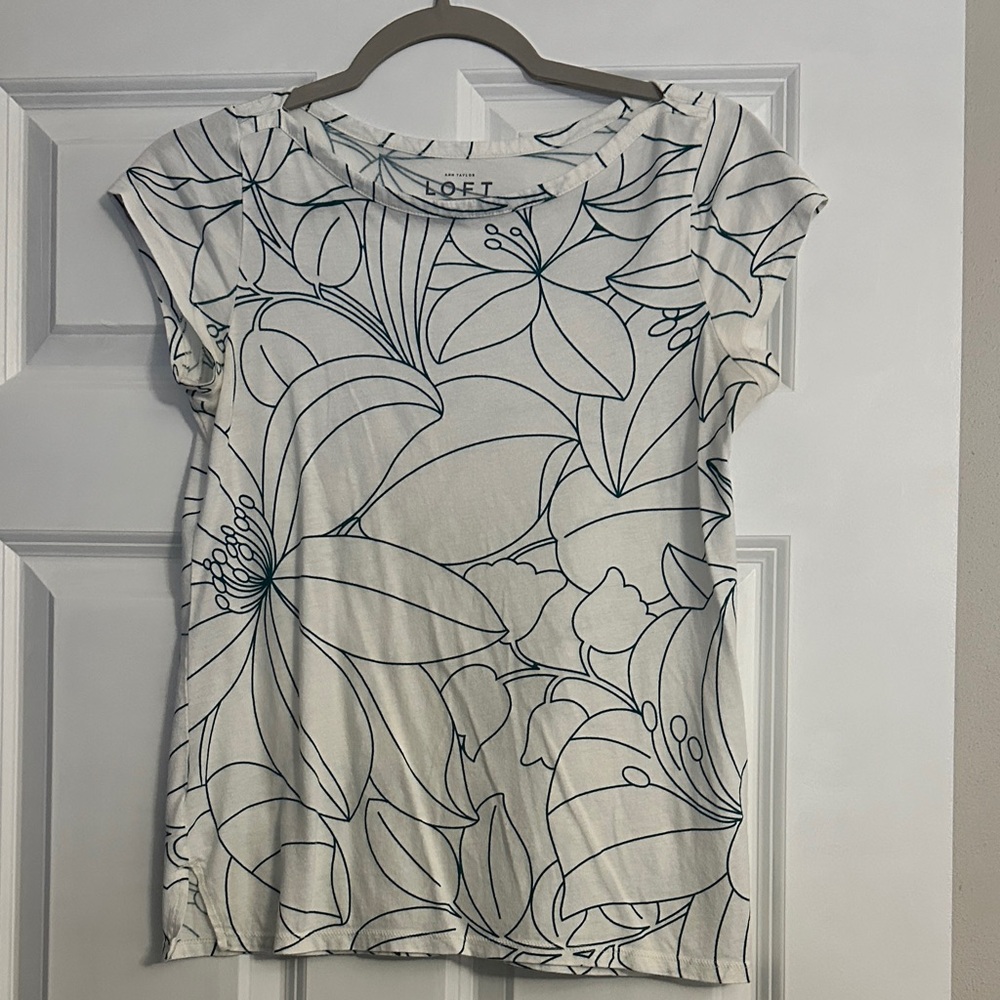 LOFT cap sleeve top
